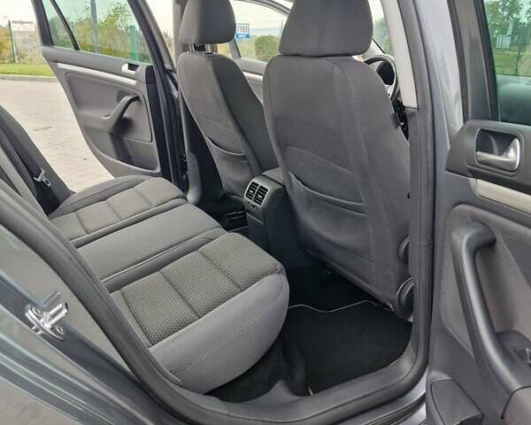 Серый Фольксваген Гольф, объемом двигателя 0 л и пробегом 217 тыс. км за 7500 $, фото 45 на Automoto.ua