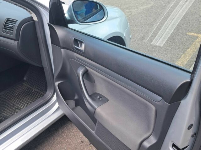 Сірий Фольксваген Гольф, об'ємом двигуна 1.6 л та пробігом 199 тис. км за 5900 $, фото 10 на Automoto.ua