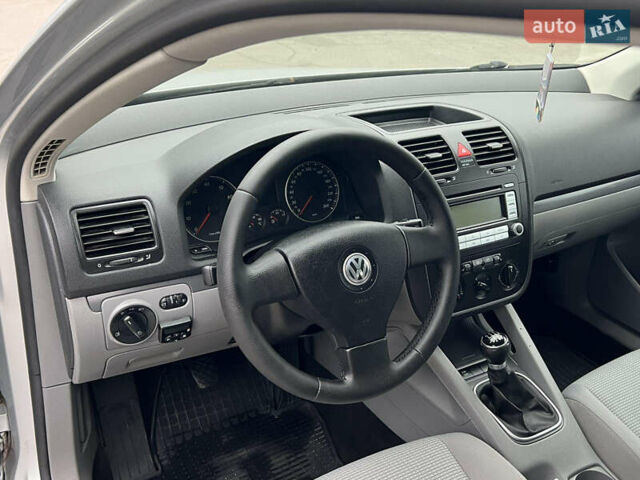 Серый Фольксваген Гольф, объемом двигателя 0 л и пробегом 236 тыс. км за 5800 $, фото 24 на Automoto.ua