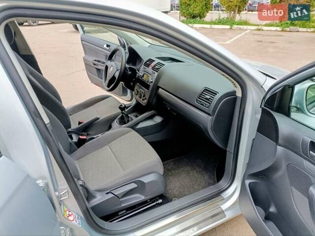 Серый Фольксваген Гольф, объемом двигателя 1.6 л и пробегом 210 тыс. км за 6699 $, фото 30 на Automoto.ua