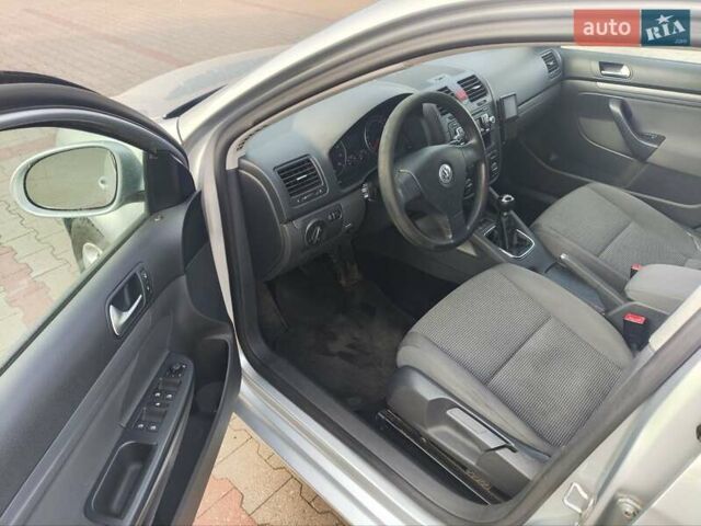 Серый Фольксваген Гольф, объемом двигателя 1.6 л и пробегом 198 тыс. км за 5000 $, фото 10 на Automoto.ua