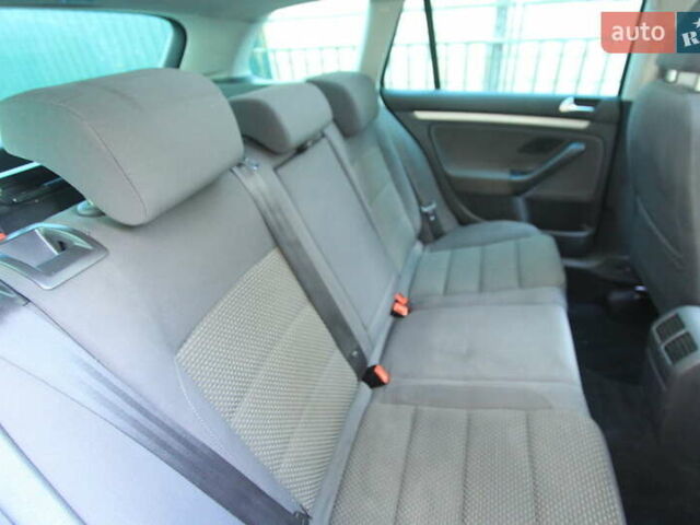 Серый Фольксваген Гольф, объемом двигателя 1.97 л и пробегом 257 тыс. км за 7500 $, фото 20 на Automoto.ua