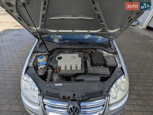 Серый Фольксваген Гольф, объемом двигателя 1.9 л и пробегом 308 тыс. км за 6800 $, фото 20 на Automoto.ua