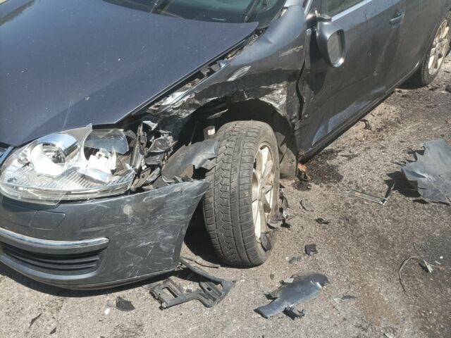 Серый Фольксваген Гольф, объемом двигателя 0 л и пробегом 234 тыс. км за 3200 $, фото 1 на Automoto.ua