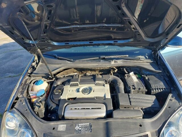 Серый Фольксваген Гольф, объемом двигателя 1.4 л и пробегом 189 тыс. км за 6399 $, фото 18 на Automoto.ua