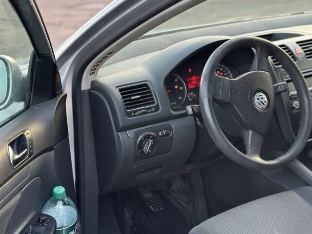 Серый Фольксваген Гольф, объемом двигателя 1.9 л и пробегом 386 тыс. км за 2600 $, фото 4 на Automoto.ua