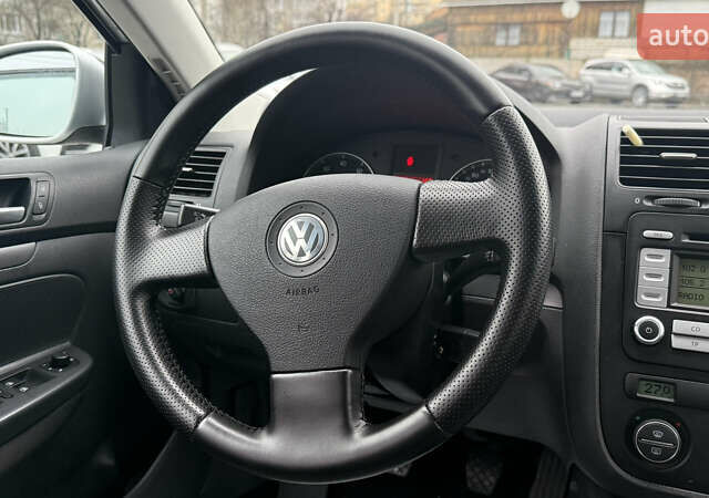 Серый Фольксваген Гольф, объемом двигателя 1.6 л и пробегом 218 тыс. км за 6900 $, фото 21 на Automoto.ua