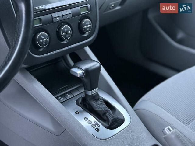 Серый Фольксваген Гольф, объемом двигателя 1.4 л и пробегом 206 тыс. км за 5950 $, фото 23 на Automoto.ua