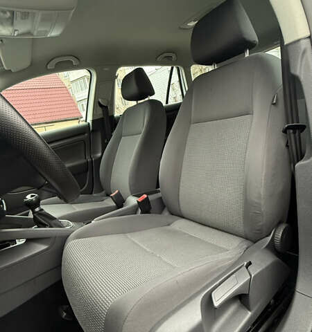 Серый Фольксваген Гольф, объемом двигателя 1.6 л и пробегом 218 тыс. км за 6900 $, фото 16 на Automoto.ua