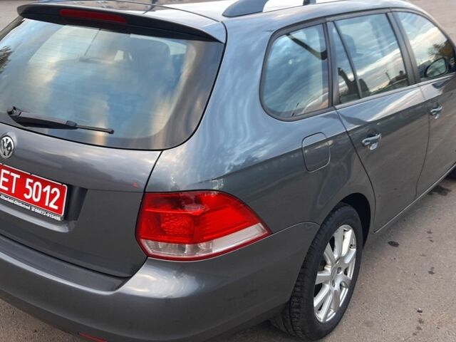Серый Фольксваген Гольф, объемом двигателя 1.6 л и пробегом 243 тыс. км за 6900 $, фото 6 на Automoto.ua