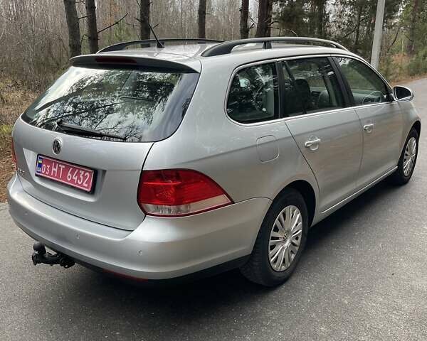 Серый Фольксваген Гольф, объемом двигателя 1.6 л и пробегом 242 тыс. км за 5900 $, фото 6 на Automoto.ua