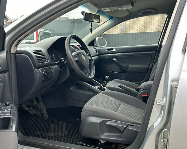 Сірий Фольксваген Гольф, об'ємом двигуна 1.9 л та пробігом 324 тис. км за 5700 $, фото 17 на Automoto.ua