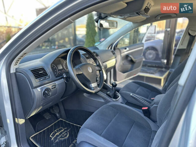 Сірий Фольксваген Гольф, об'ємом двигуна 1.6 л та пробігом 231 тис. км за 7100 $, фото 12 на Automoto.ua