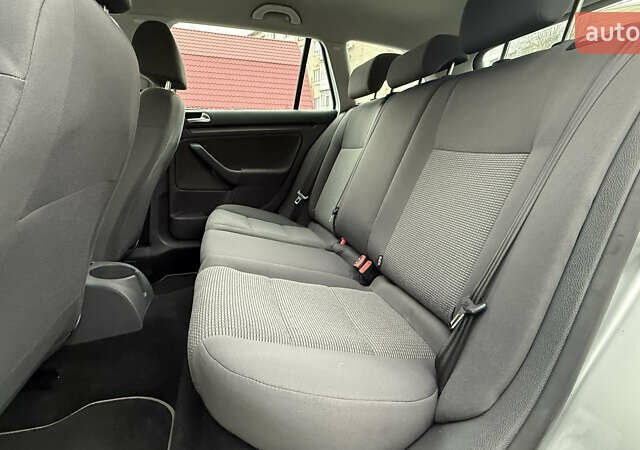 Серый Фольксваген Гольф, объемом двигателя 1.6 л и пробегом 218 тыс. км за 6900 $, фото 19 на Automoto.ua