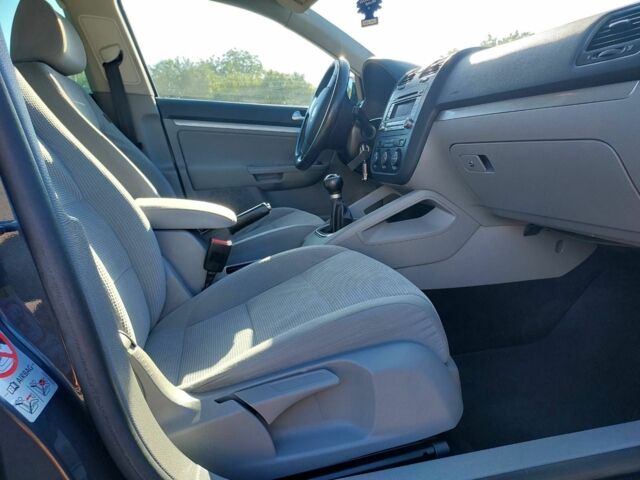 Серый Фольксваген Гольф, объемом двигателя 1.4 л и пробегом 189 тыс. км за 6399 $, фото 3 на Automoto.ua