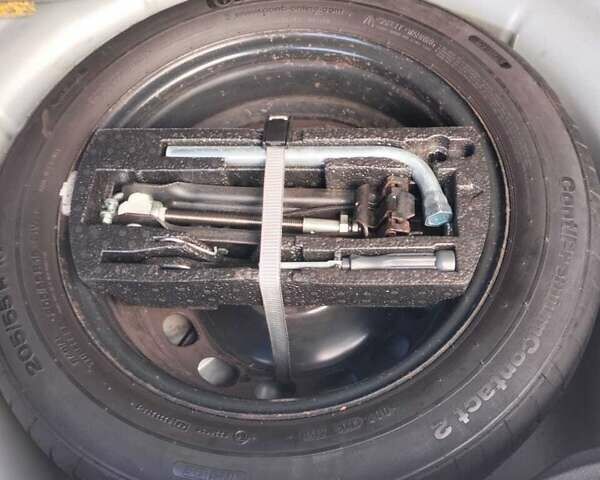 Серый Фольксваген Гольф, объемом двигателя 1.4 л и пробегом 235 тыс. км за 5600 $, фото 14 на Automoto.ua