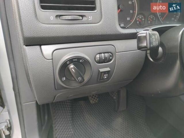 Серый Фольксваген Гольф, объемом двигателя 1.6 л и пробегом 201 тыс. км за 6000 $, фото 19 на Automoto.ua