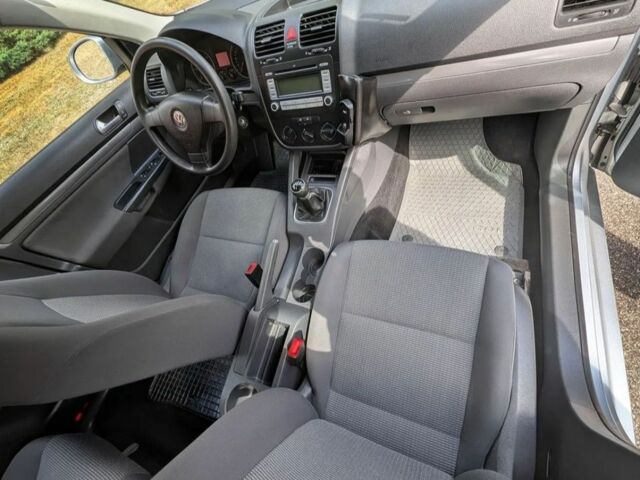 Сірий Фольксваген Гольф, об'ємом двигуна 1.9 л та пробігом 318 тис. км за 1500 $, фото 5 на Automoto.ua