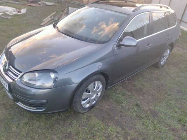 Серый Фольксваген Гольф, объемом двигателя 1.4 л и пробегом 255 тыс. км за 5400 $, фото 6 на Automoto.ua