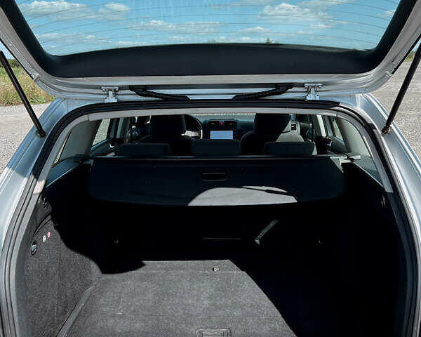 Серый Фольксваген Гольф, объемом двигателя 1.6 л и пробегом 220 тыс. км за 7300 $, фото 7 на Automoto.ua