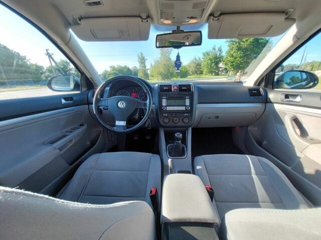 Серый Фольксваген Гольф, объемом двигателя 1.4 л и пробегом 189 тыс. км за 6399 $, фото 5 на Automoto.ua