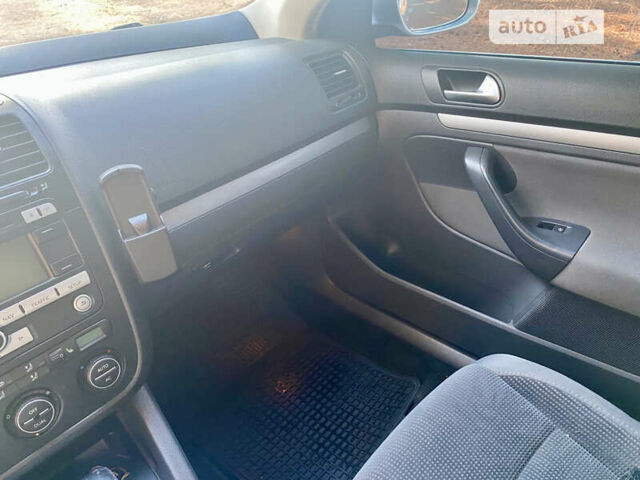 Серый Фольксваген Гольф, объемом двигателя 1.4 л и пробегом 290 тыс. км за 5800 $, фото 8 на Automoto.ua