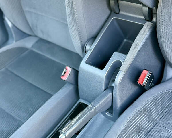 Сірий Фольксваген Гольф, об'ємом двигуна 1.4 л та пробігом 206 тис. км за 6900 $, фото 67 на Automoto.ua