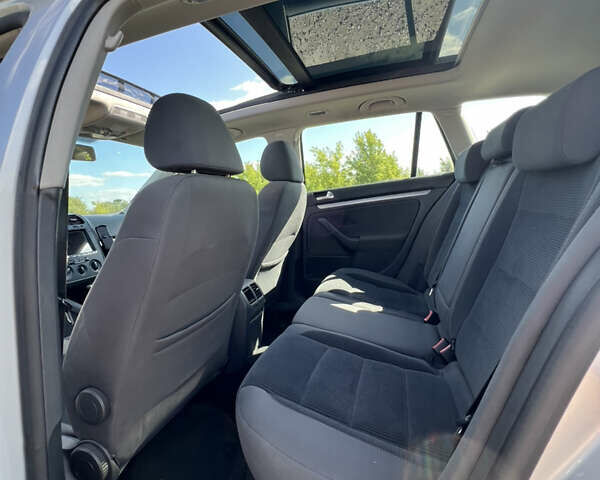 Серый Фольксваген Гольф, объемом двигателя 1.6 л и пробегом 220 тыс. км за 7300 $, фото 43 на Automoto.ua