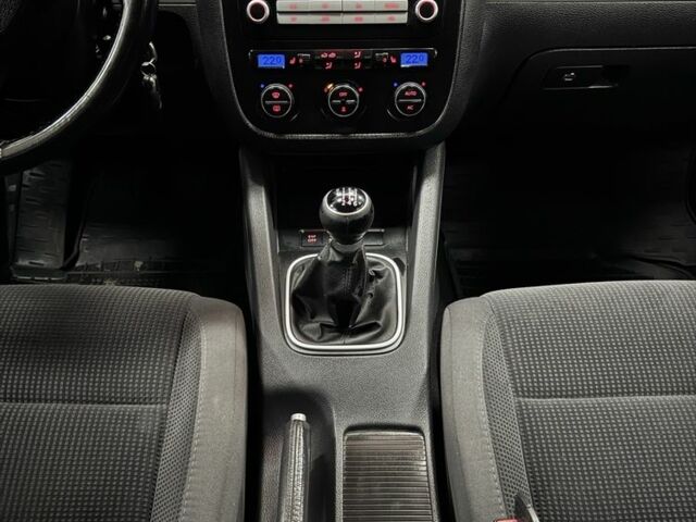 Серый Фольксваген Гольф, объемом двигателя 1.4 л и пробегом 217 тыс. км за 5800 $, фото 13 на Automoto.ua