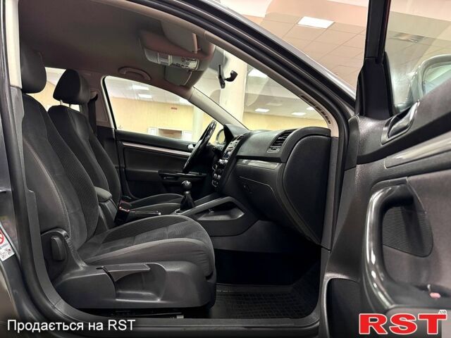 Серый Фольксваген Гольф, объемом двигателя 1.4 л и пробегом 217 тыс. км за 5800 $, фото 6 на Automoto.ua