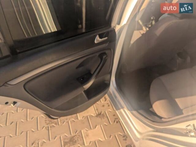 Серый Фольксваген Гольф, объемом двигателя 1.9 л и пробегом 413 тыс. км за 5600 $, фото 10 на Automoto.ua