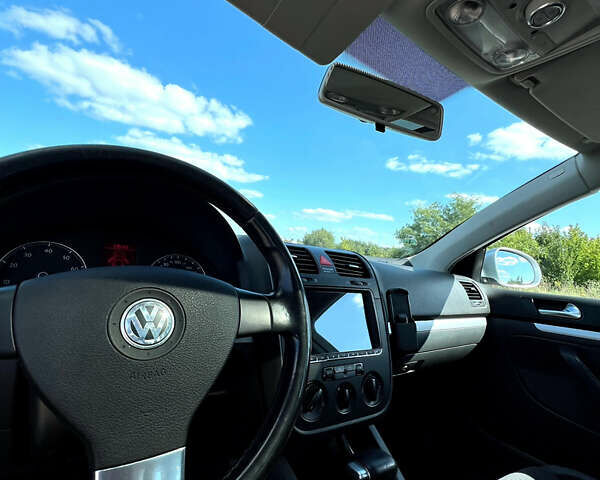 Серый Фольксваген Гольф, объемом двигателя 1.6 л и пробегом 220 тыс. км за 7300 $, фото 10 на Automoto.ua