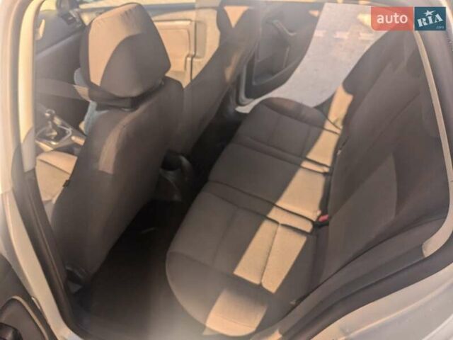 Серый Фольксваген Гольф, объемом двигателя 1.9 л и пробегом 413 тыс. км за 5600 $, фото 8 на Automoto.ua