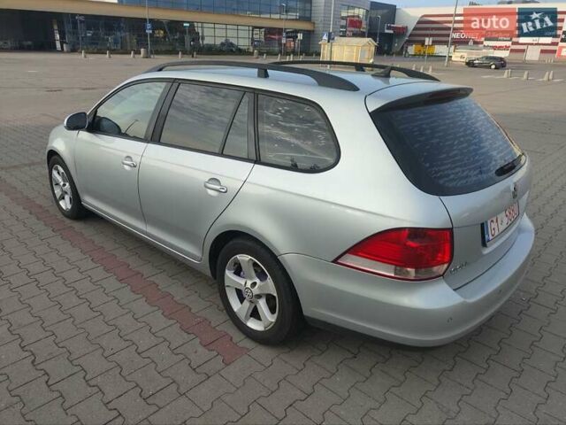 Серый Фольксваген Гольф, объемом двигателя 1.6 л и пробегом 198 тыс. км за 5000 $, фото 5 на Automoto.ua