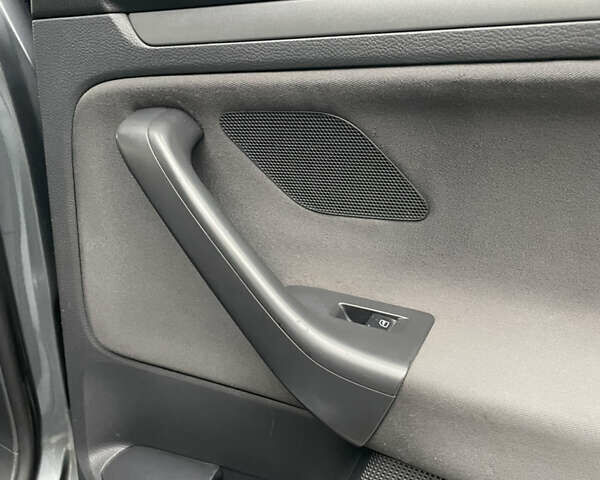 Фольксваген Гольф 2008 в Камень-Каширский на Automoto.ua Серый Фольксваген Гольф, объемом двигателя 1.9 л и пробегом 280 тыс. км за 6600 $, фото 49 на Automoto.ua