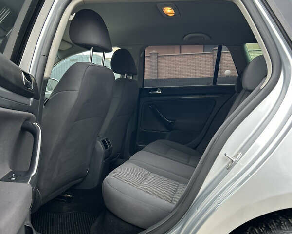 Сірий Фольксваген Гольф, об'ємом двигуна 1.9 л та пробігом 324 тис. км за 5700 $, фото 22 на Automoto.ua