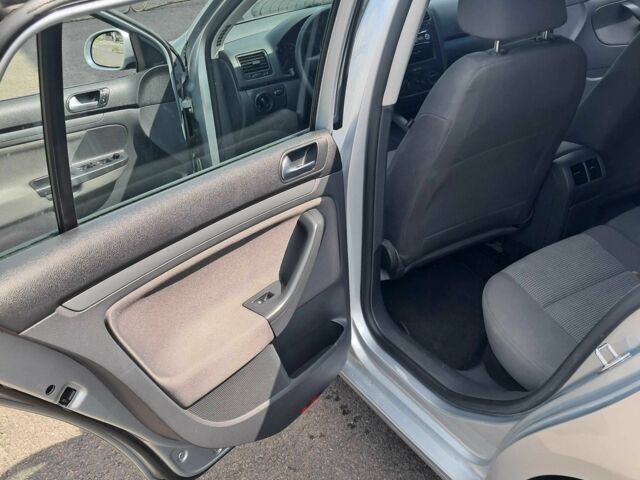 Сірий Фольксваген Гольф, об'ємом двигуна 1.6 л та пробігом 199 тис. км за 5900 $, фото 18 на Automoto.ua