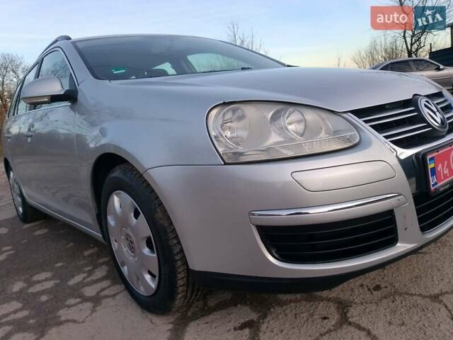 Серый Фольксваген Гольф, объемом двигателя 1.6 л и пробегом 202 тыс. км за 6000 $, фото 12 на Automoto.ua