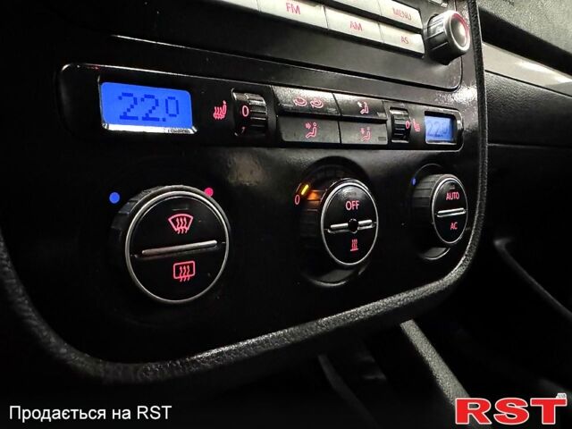 Серый Фольксваген Гольф, объемом двигателя 1.4 л и пробегом 217 тыс. км за 5800 $, фото 11 на Automoto.ua