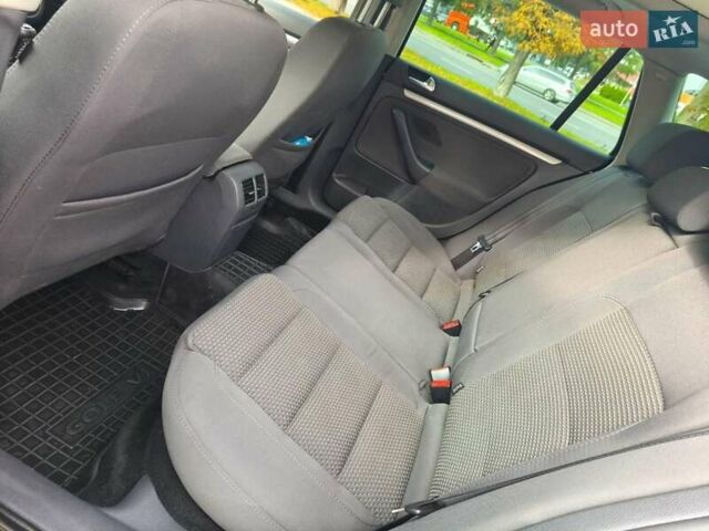 Серый Фольксваген Гольф, объемом двигателя 1.39 л и пробегом 219 тыс. км за 6500 $, фото 16 на Automoto.ua