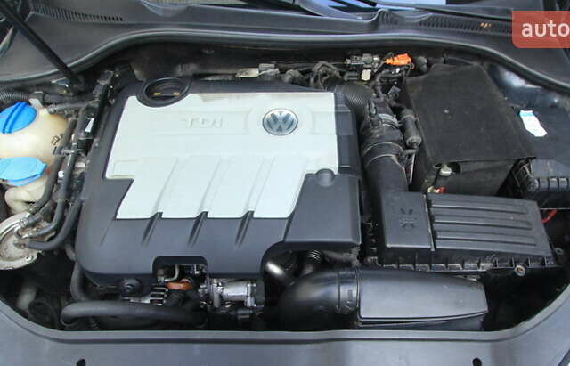 Серый Фольксваген Гольф, объемом двигателя 1.97 л и пробегом 257 тыс. км за 7500 $, фото 9 на Automoto.ua