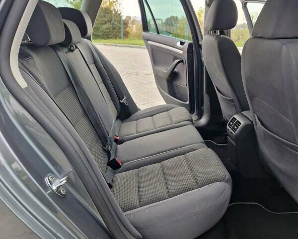 Серый Фольксваген Гольф, объемом двигателя 0 л и пробегом 217 тыс. км за 7500 $, фото 48 на Automoto.ua