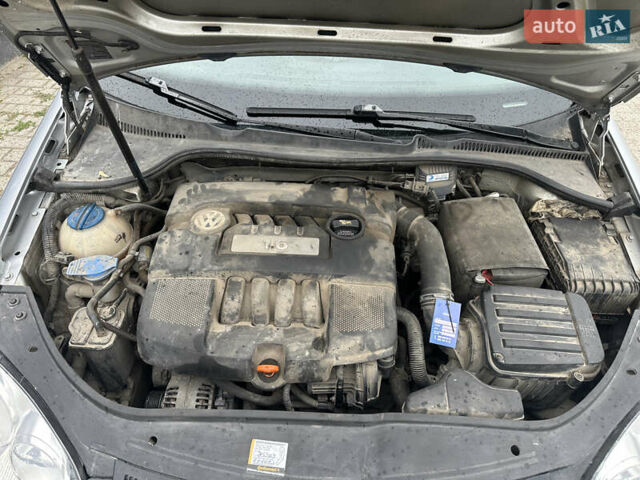 Сірий Фольксваген Гольф, об'ємом двигуна 1.6 л та пробігом 227 тис. км за 6000 $, фото 28 на Automoto.ua