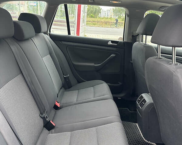 Сірий Фольксваген Гольф, об'ємом двигуна 1.6 л та пробігом 227 тис. км за 6000 $, фото 18 на Automoto.ua