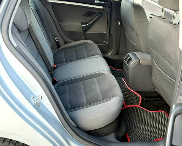 Сірий Фольксваген Гольф, об'ємом двигуна 1.4 л та пробігом 206 тис. км за 6900 $, фото 58 на Automoto.ua