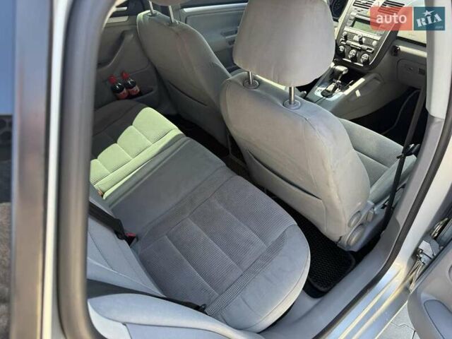 Сірий Фольксваген Гольф, об'ємом двигуна 2 л та пробігом 400 тис. км за 5814 $, фото 16 на Automoto.ua