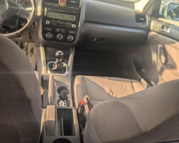 Серый Фольксваген Гольф, объемом двигателя 1.9 л и пробегом 413 тыс. км за 5600 $, фото 11 на Automoto.ua