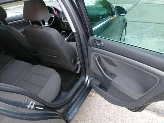 Фольксваген Гольф 2008 в Днепре (Днепропетровске) на Automoto.ua Серый Фольксваген Гольф, объемом двигателя 0 л и пробегом 192 тыс. км за 7800 $, фото 9 на Automoto.ua