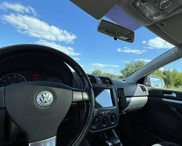 Серый Фольксваген Гольф, объемом двигателя 1.6 л и пробегом 220 тыс. км за 7300 $, фото 53 на Automoto.ua