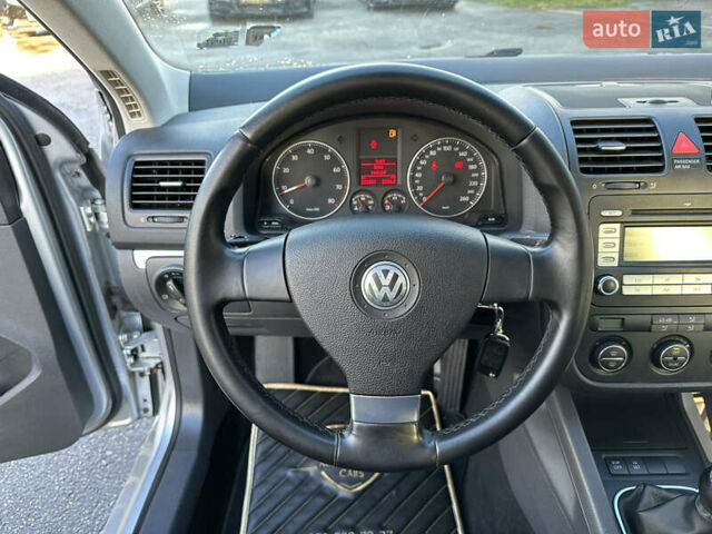 Сірий Фольксваген Гольф, об'ємом двигуна 1.6 л та пробігом 231 тис. км за 7100 $, фото 26 на Automoto.ua